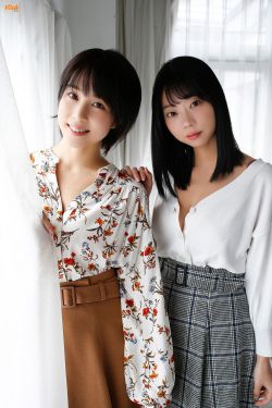 年轻的瑜伽老师