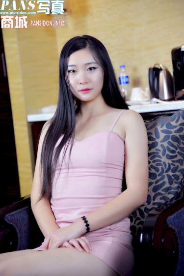 三个男的一女动态图